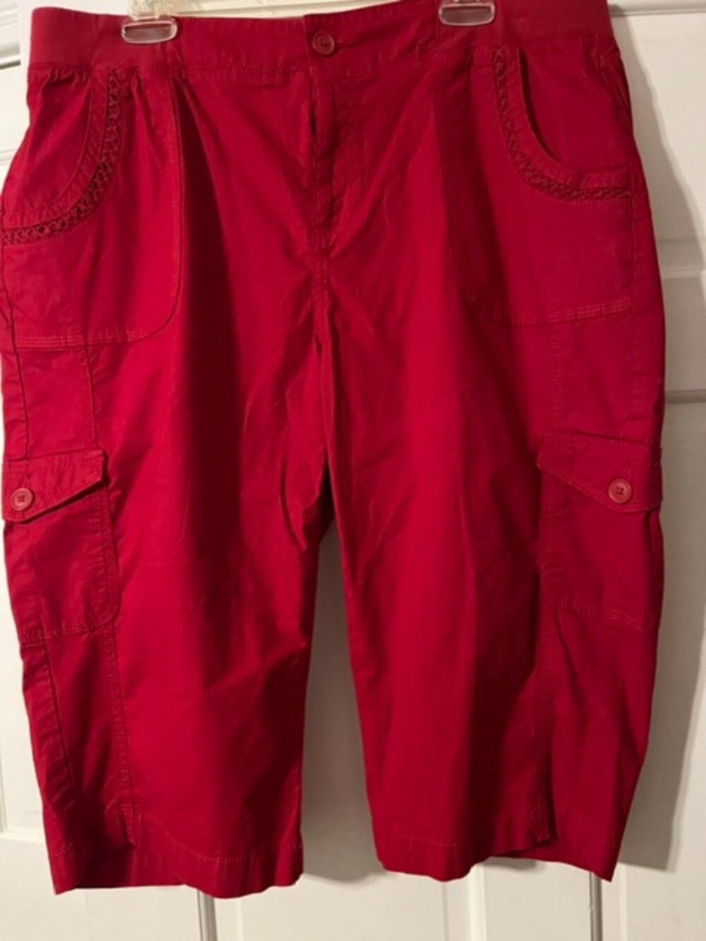 NWOT St John’s Bay Ruby Red Cargo Comfort Stretch Waist Capris Cropped Pants 18W